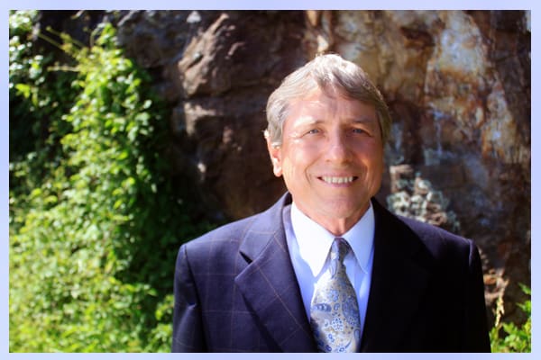 Dr. Michael S. Saunders Dr. Michael S. Saunders - Asheville Emergency Dentist